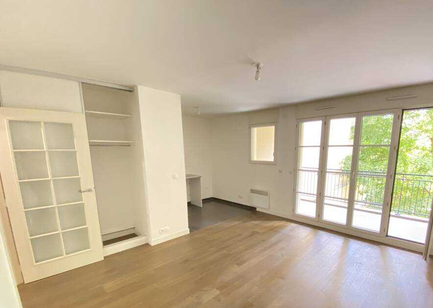 Flat Place de la Porte de Vanves in Paris