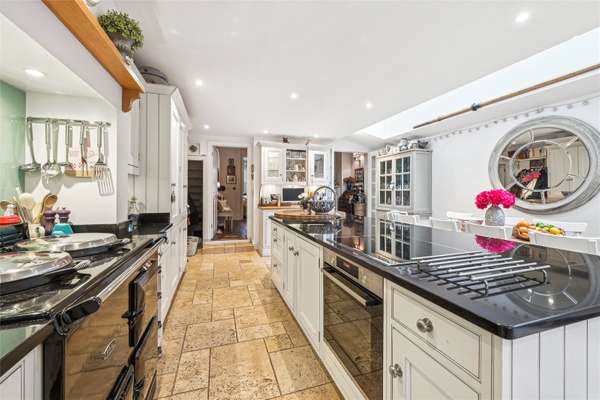 House Rowena Crescent in Greater London