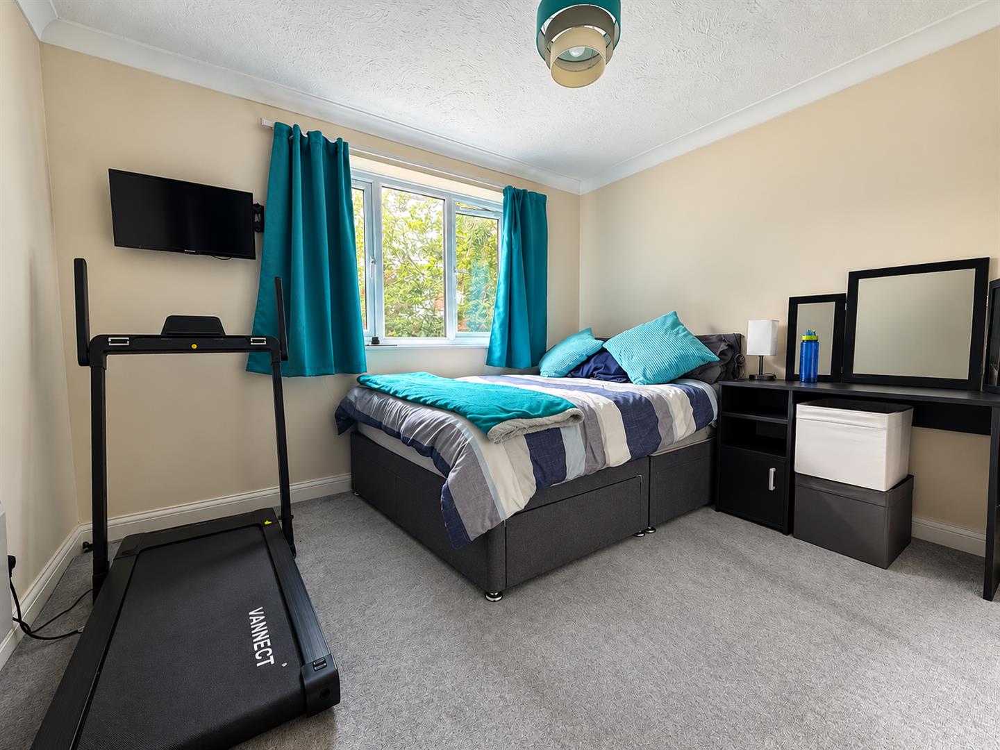 Flat Minley Grove in Hart