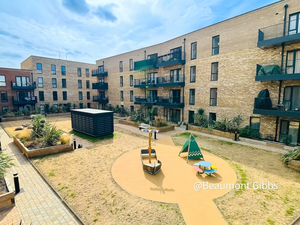 Flat Gallions View in Greater London