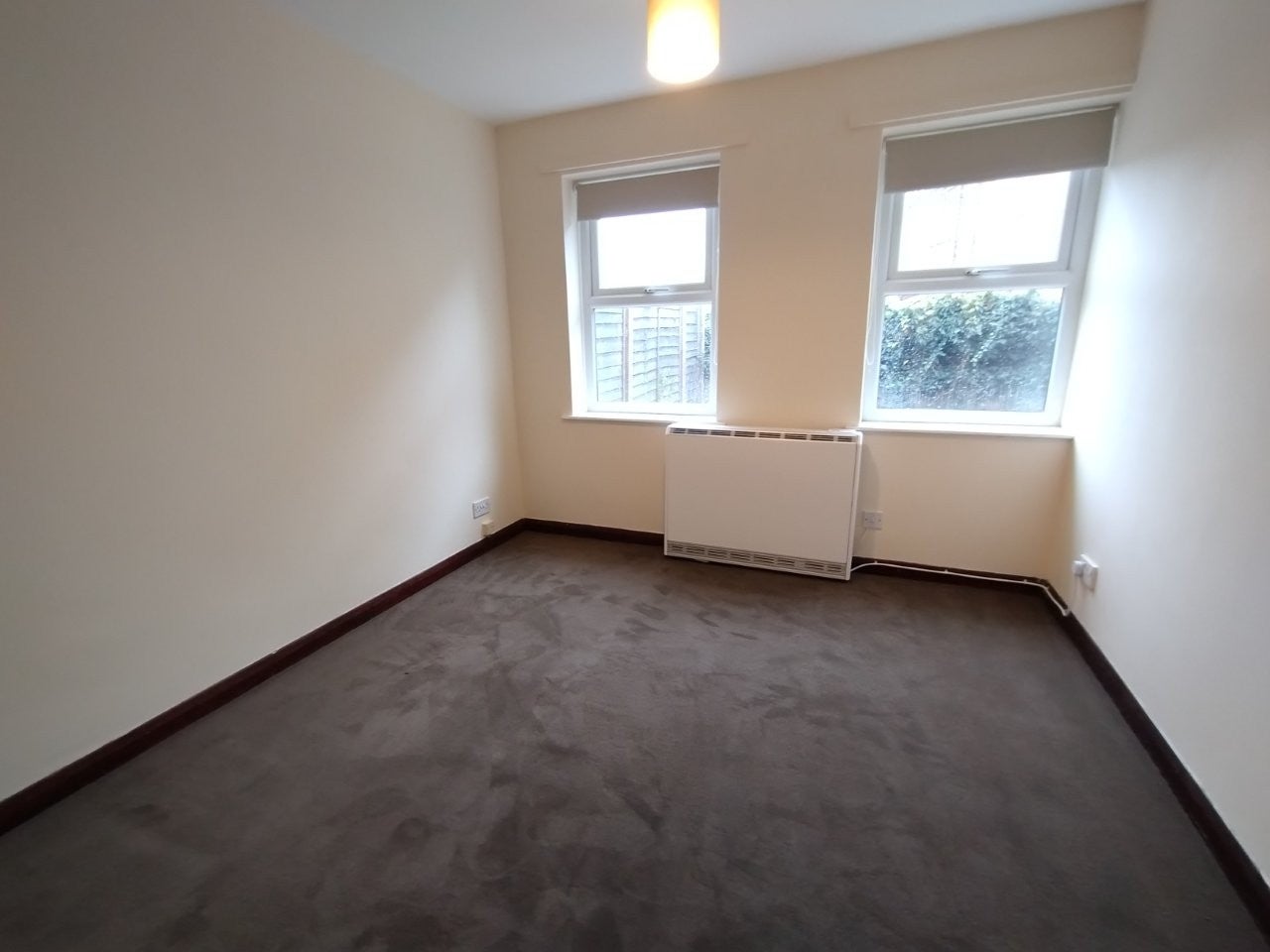 Flat Winsover Road in South Holland
