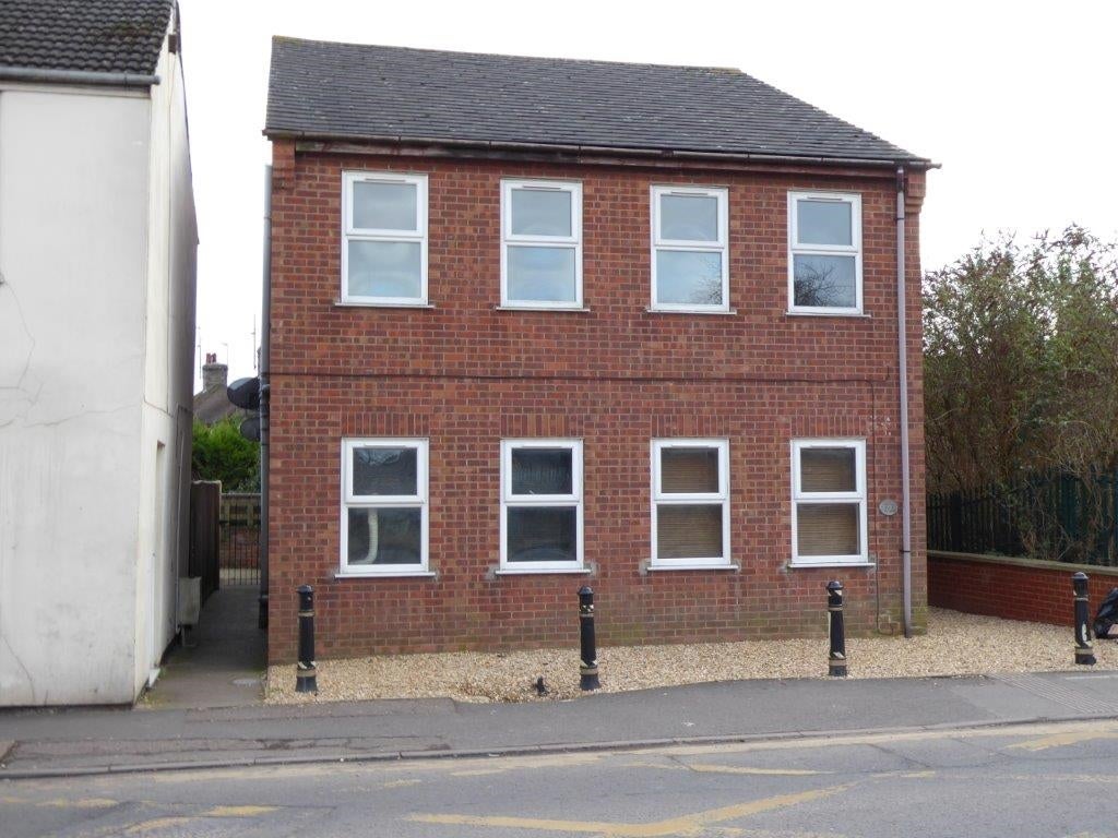 Flat Winsover Road in South Holland