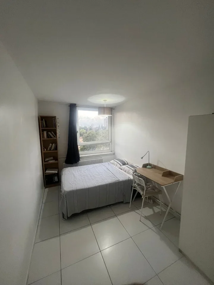 Room Warham Street in Greater London