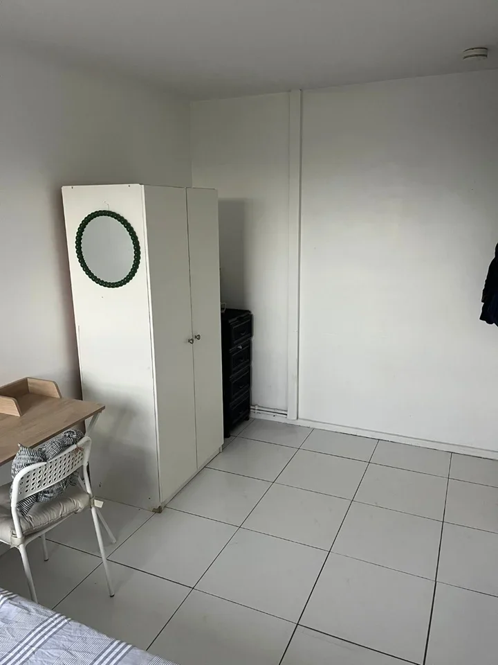 Room Warham Street in Greater London