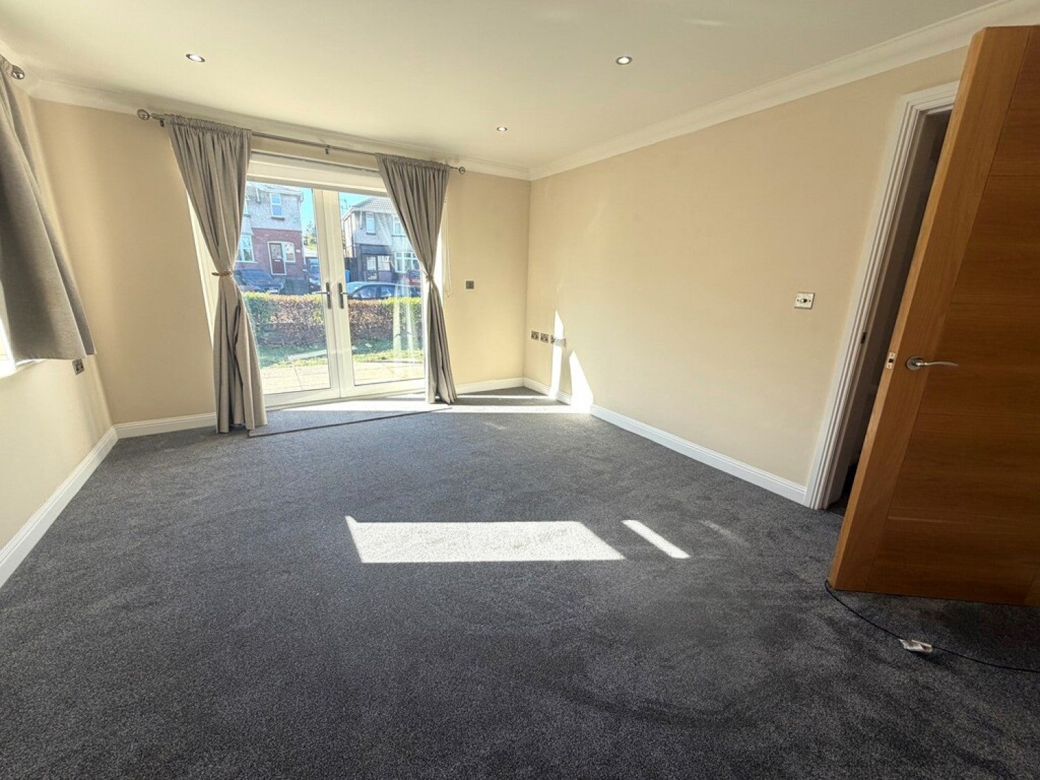 Flat Linthorpe Road in Poole