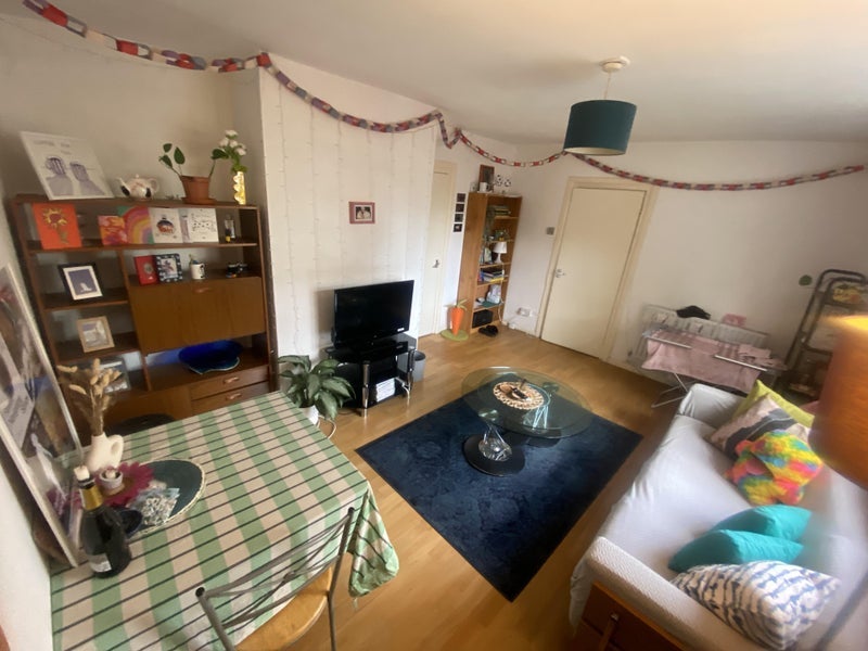 Room Arica Road in Greater London