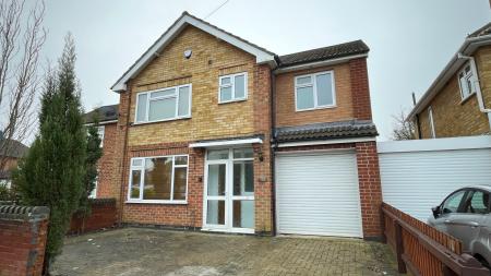 House Woodcroft Avenue in Leicester
