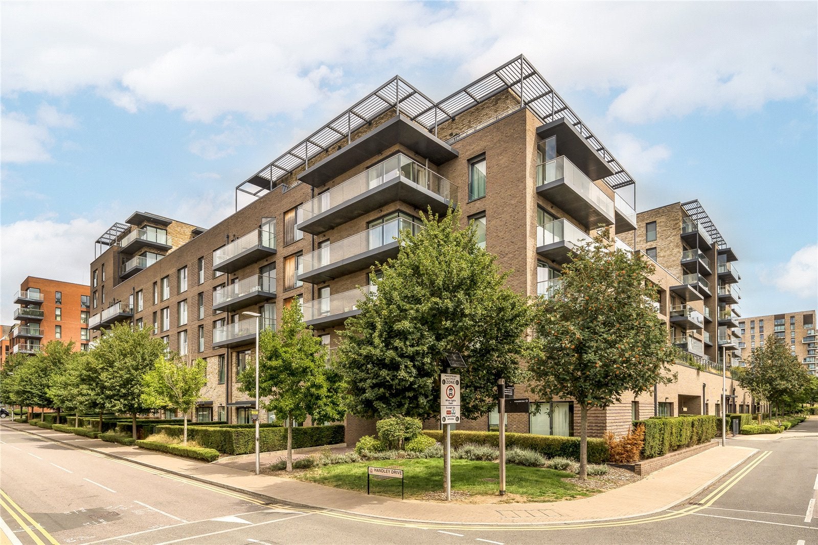 Flat Handley Drive in Greater London
