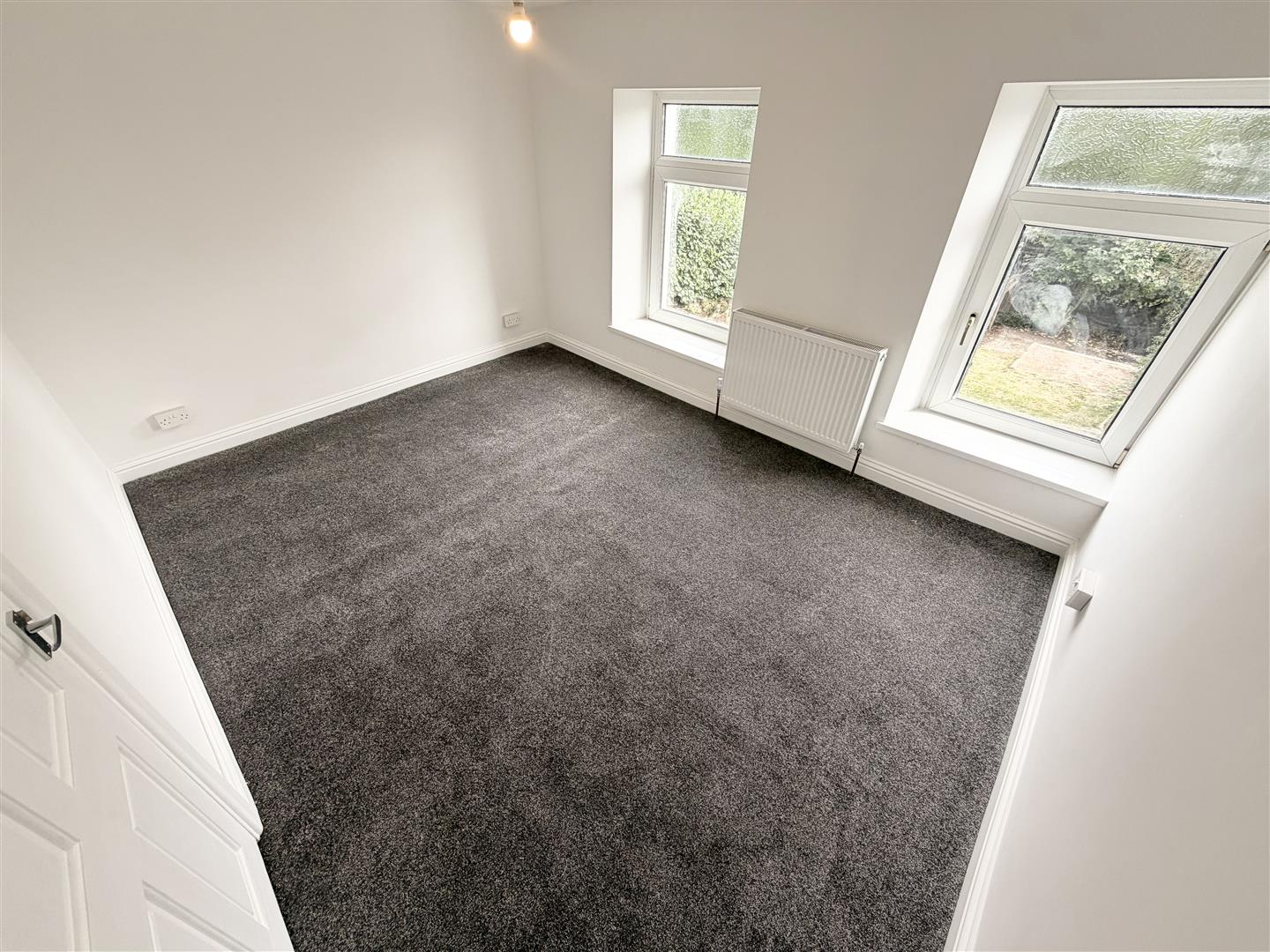 Flat Cadoxton Terrace in Blaenhonddan