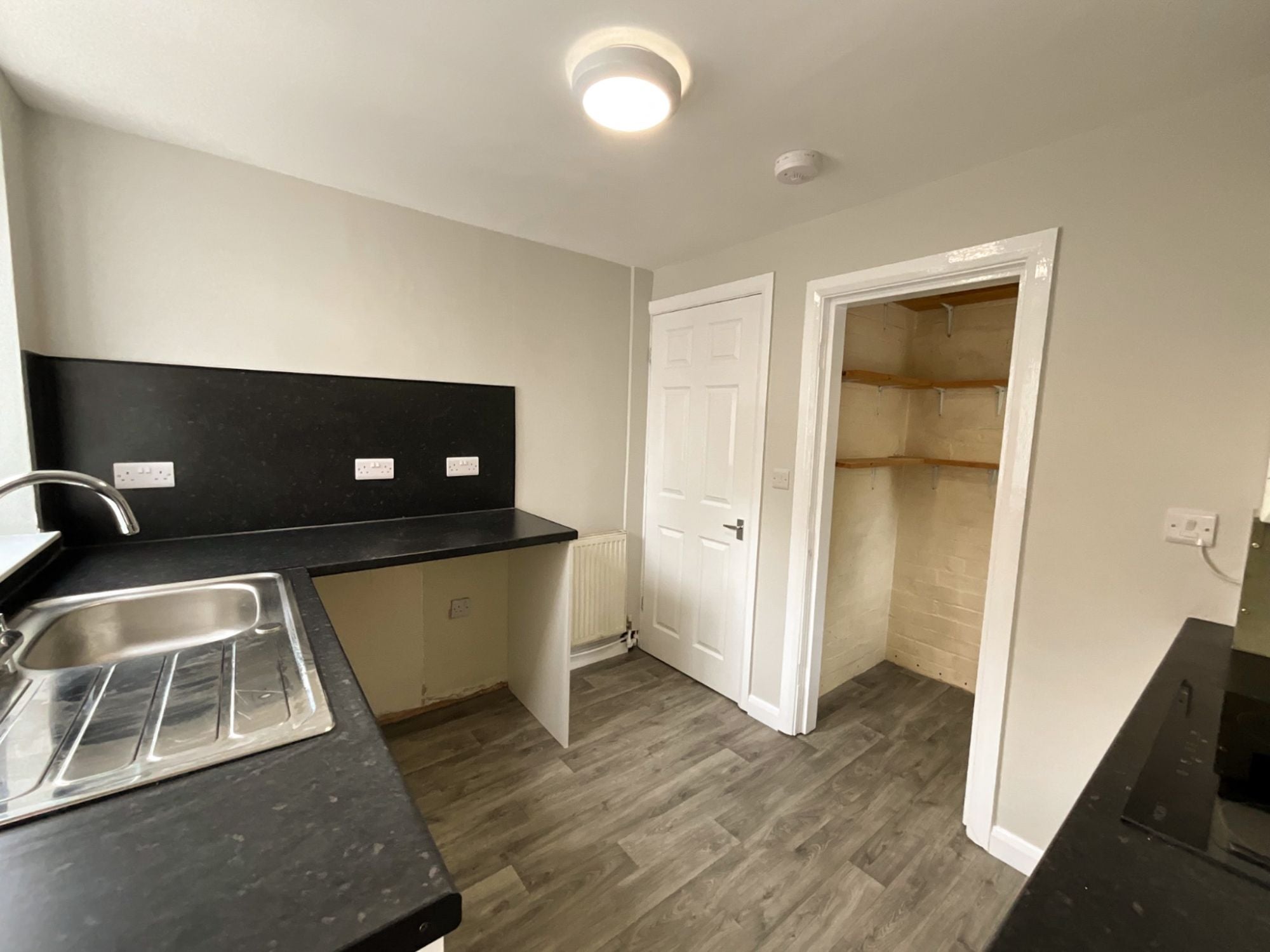 Flat Tudor Road in Doncaster