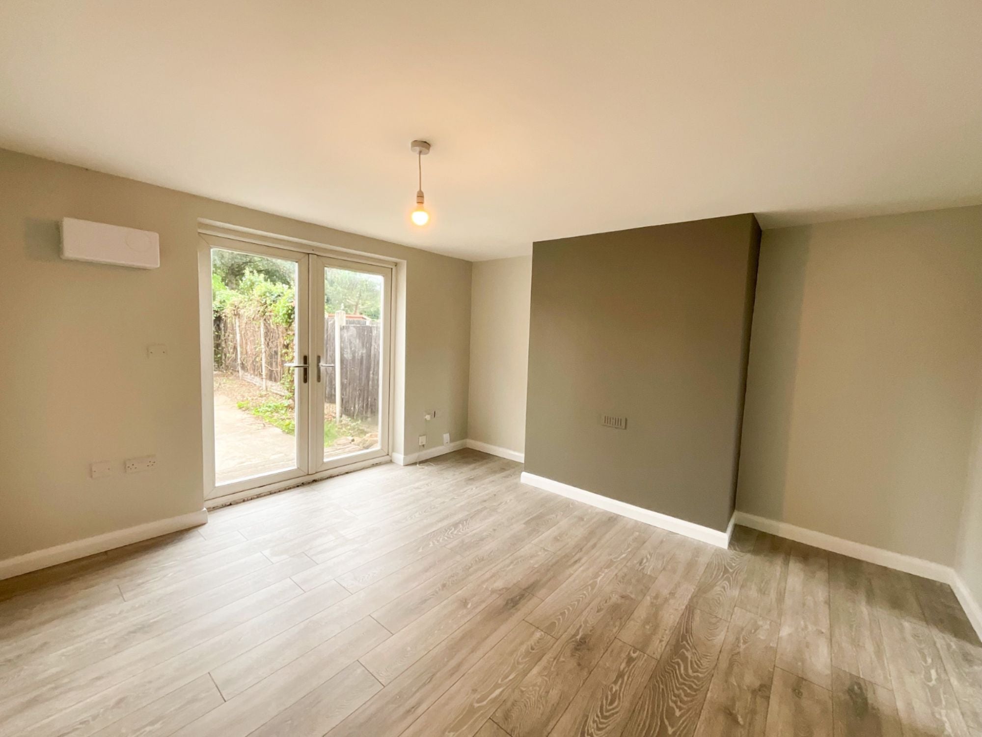 Flat Tudor Road in Doncaster