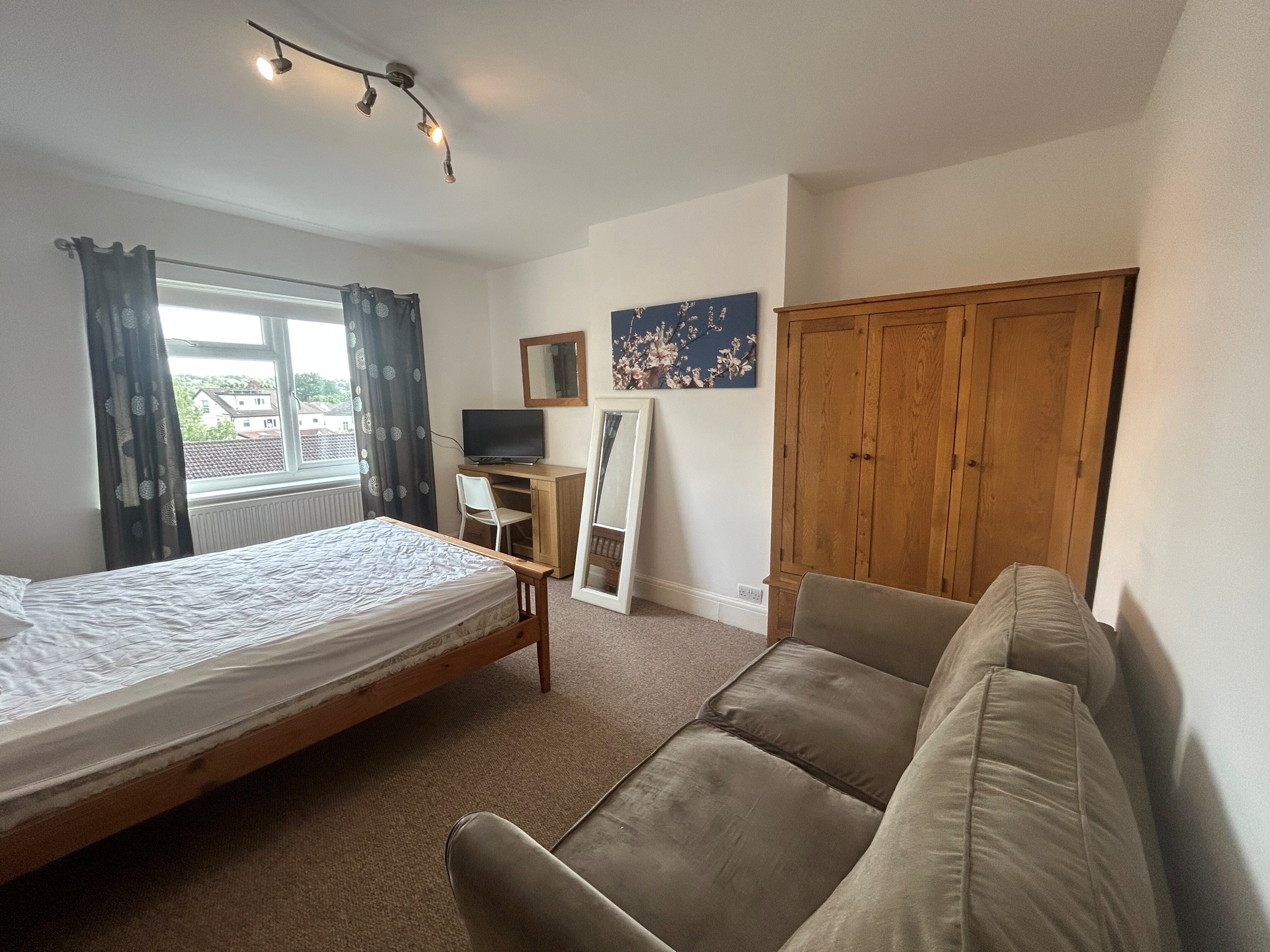 Room Canford Lane in Bristol
