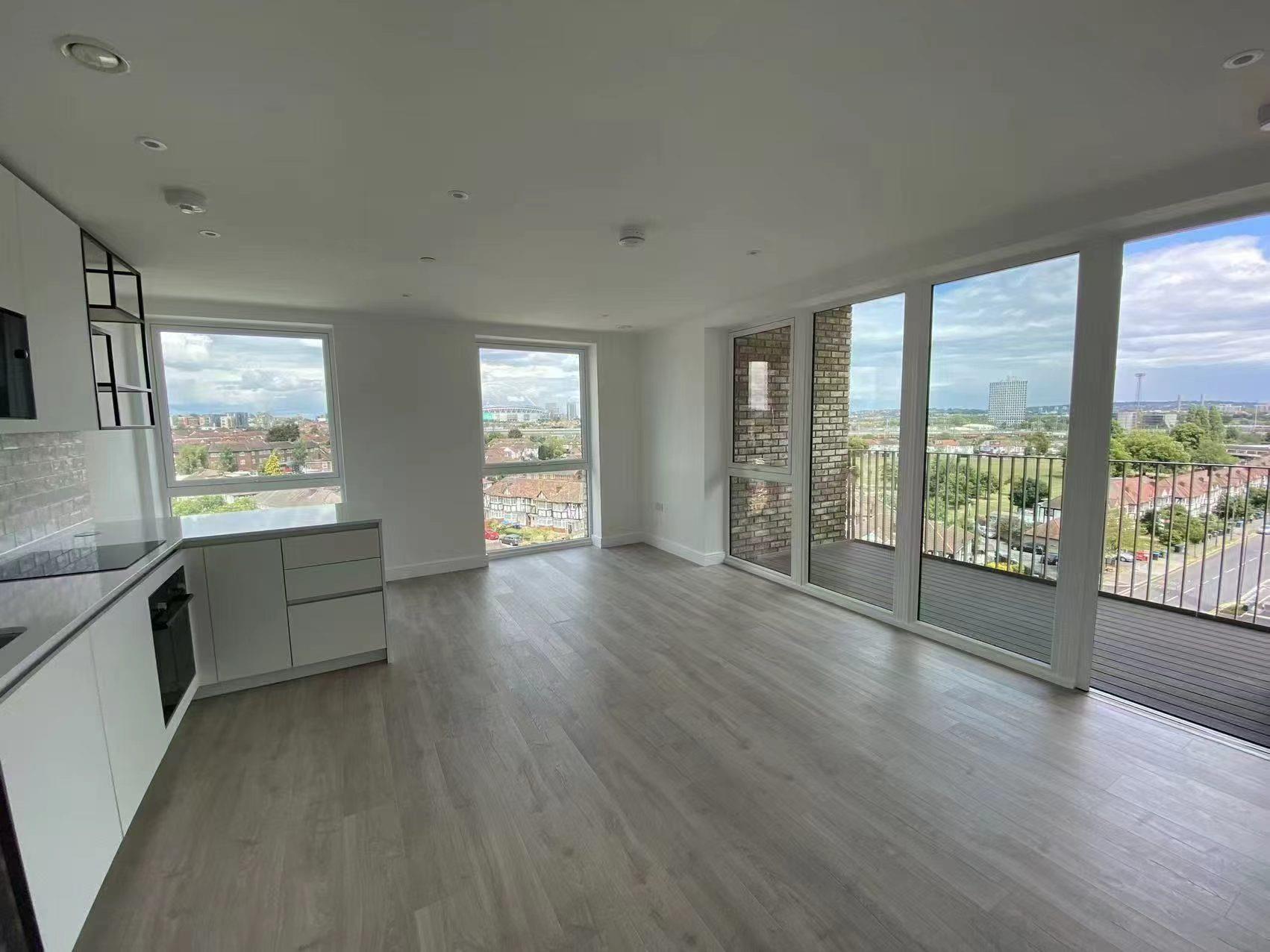 Flat Beresford Avenue in Greater London