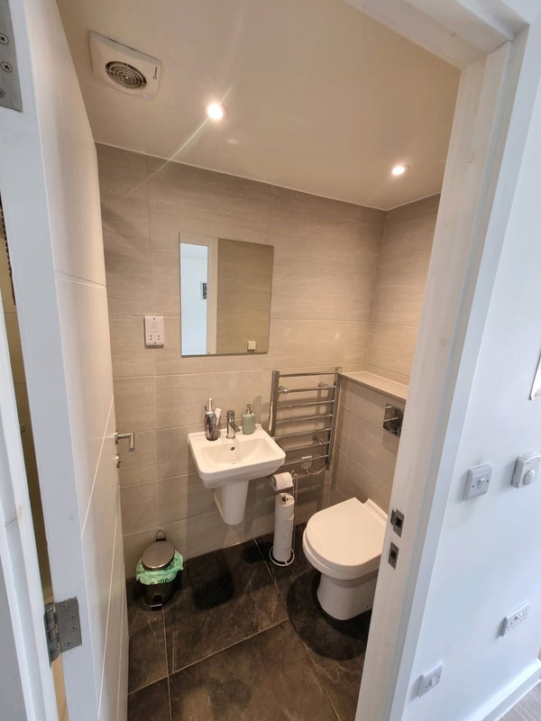 Room Bancroft Road in Greater London