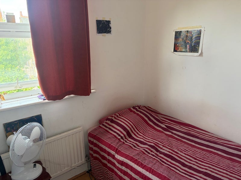 Room Chalsey Road in Greater London