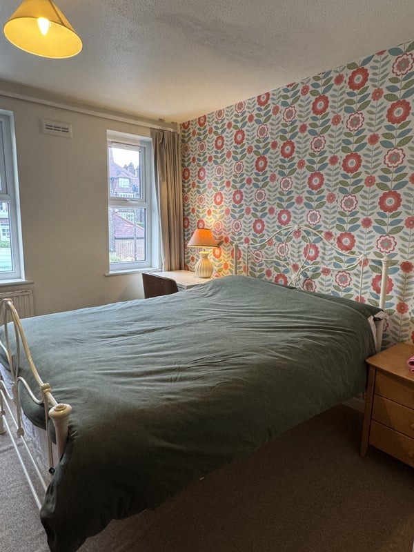 Room Beeches Road in Greater London