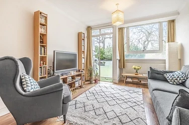Flat Vandyke Close in Greater London
