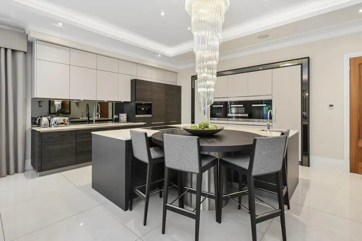 House Albany Close in Elmbridge