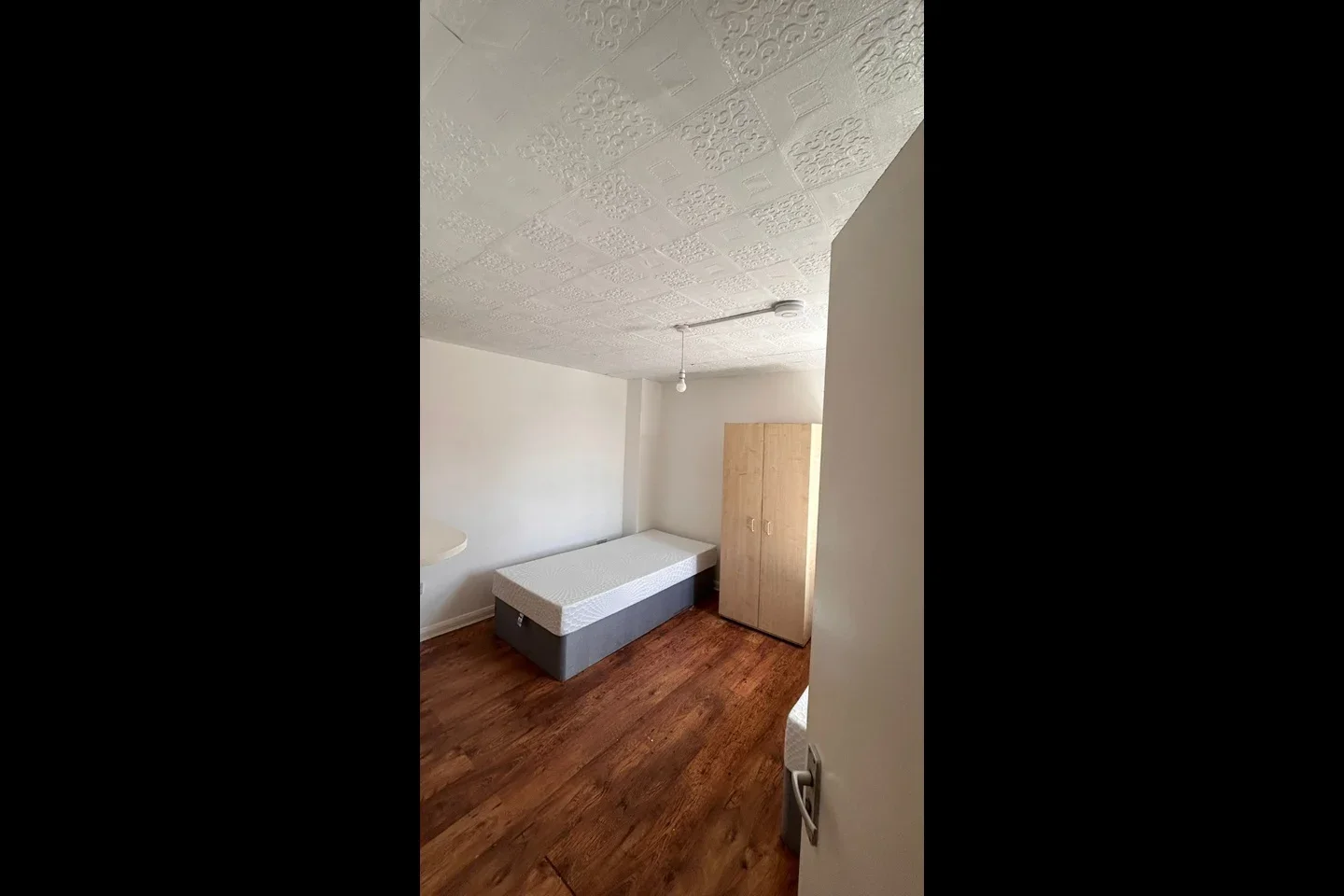 Room High Street Harlesden in Greater London