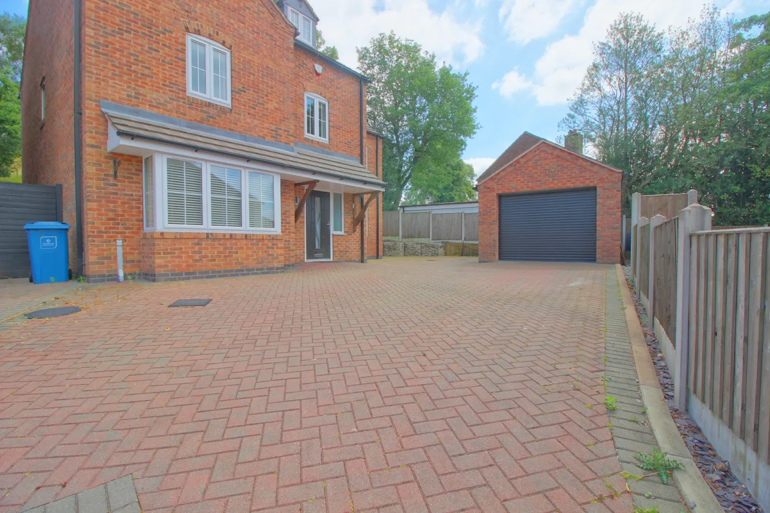 House Leadendale Lane in Stafford