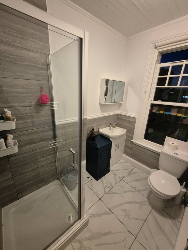 Room Pirbright Road in Greater London