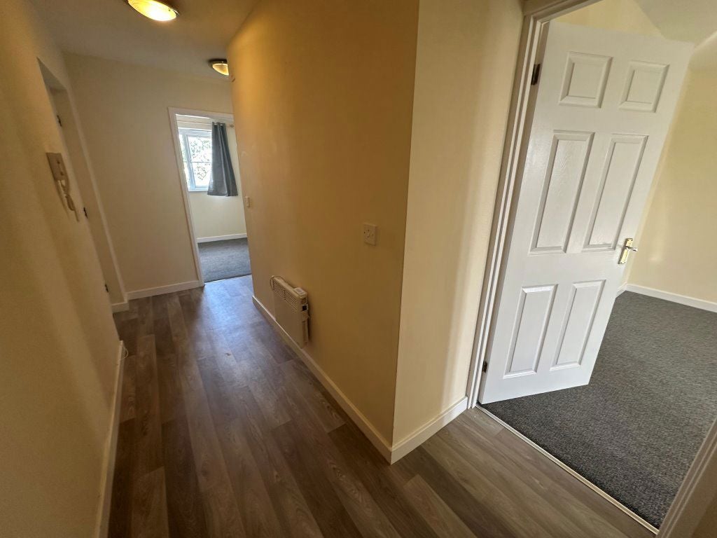Flat Cedar Gate in Northampton