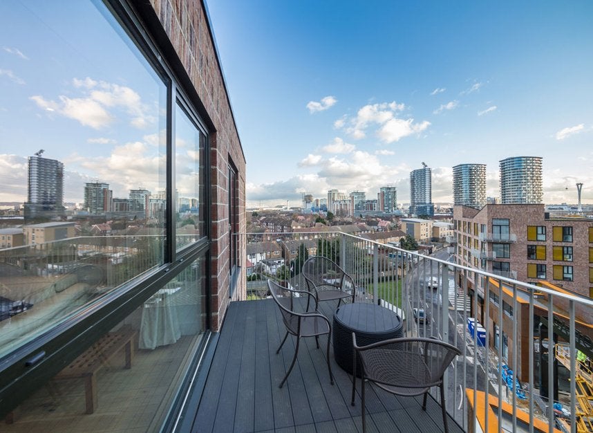 Flat Jude Street in Greater London