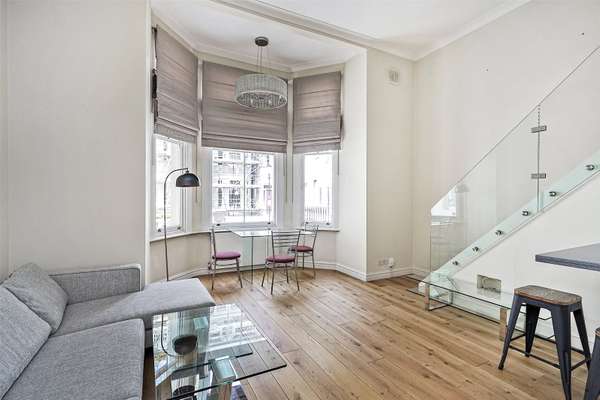 Flat Penywern Road in Greater London