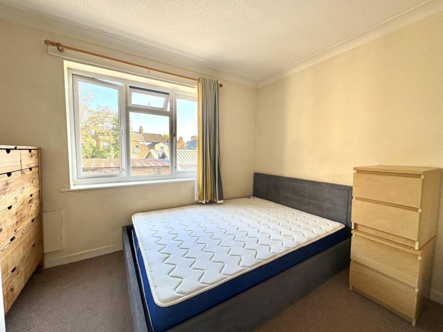 Flat Wellington Road in Greater London