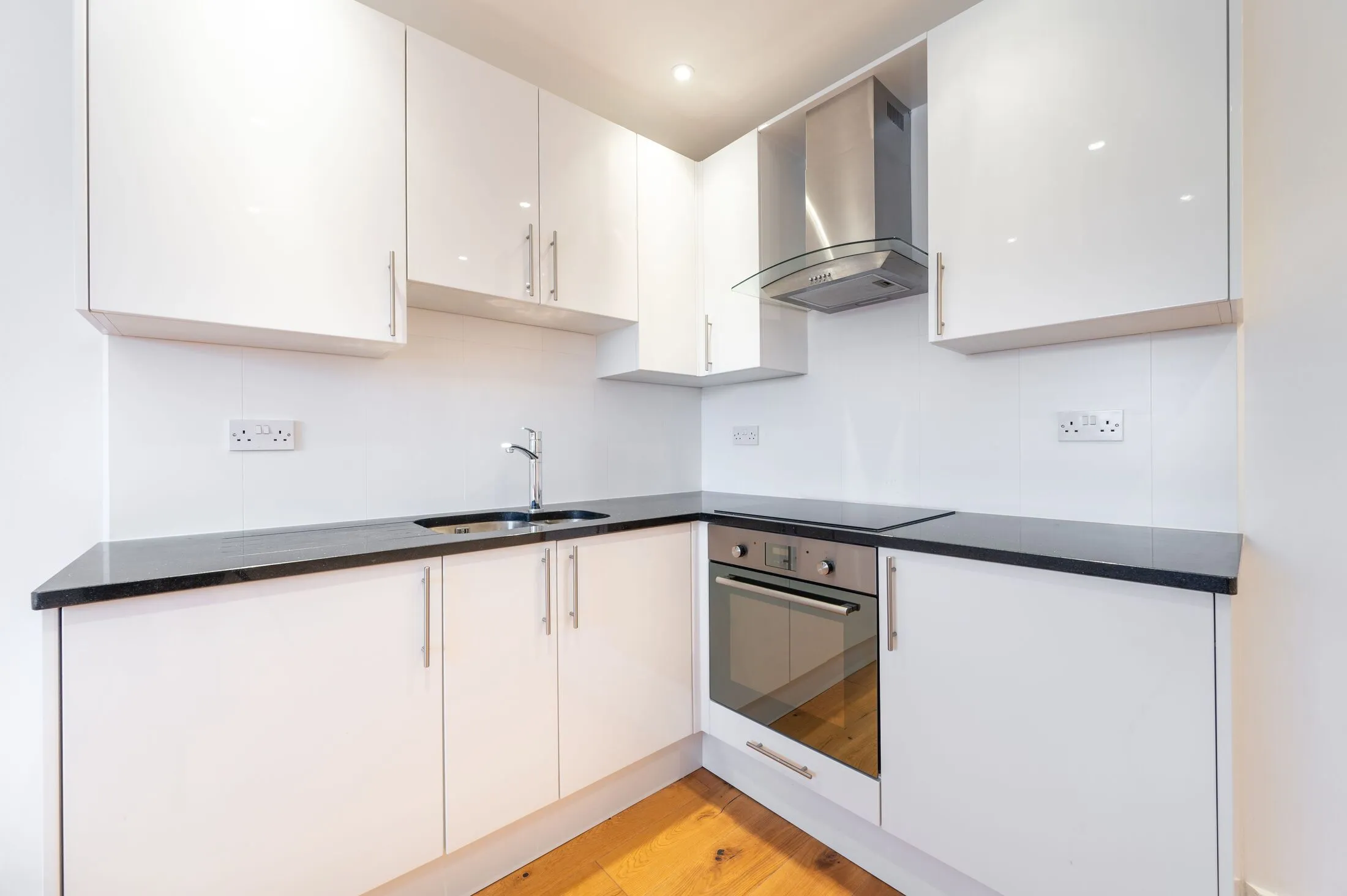 Flat Riffel Road in Greater London