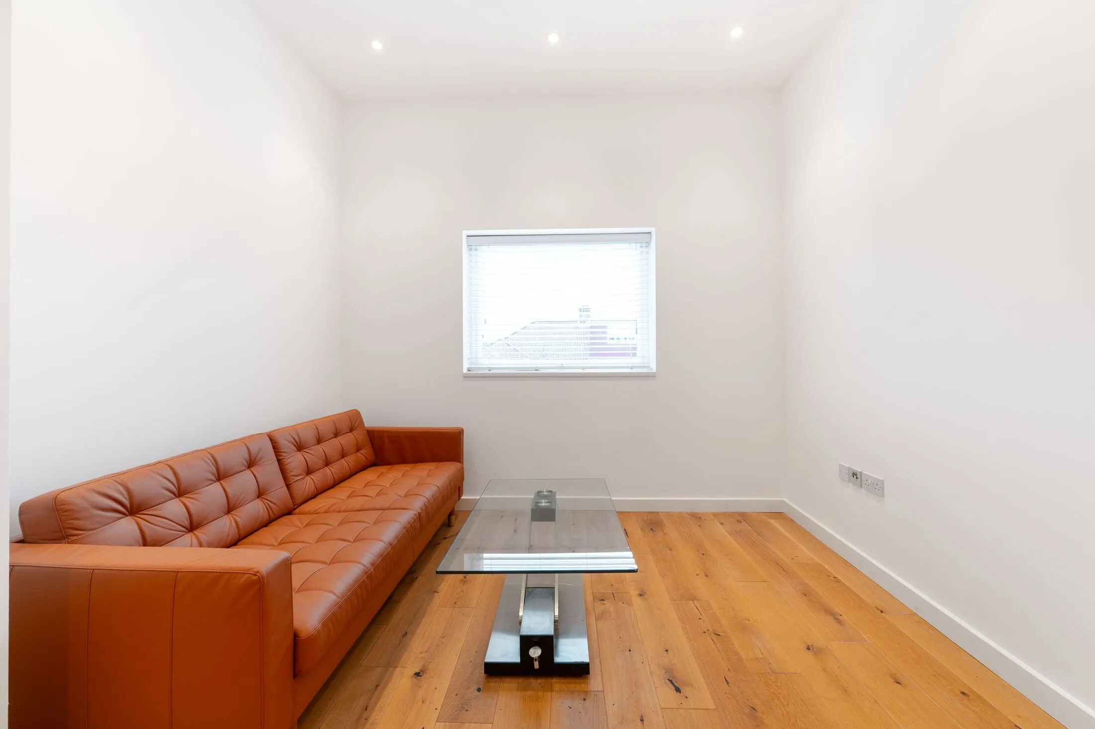 Flat Riffel Road in Greater London