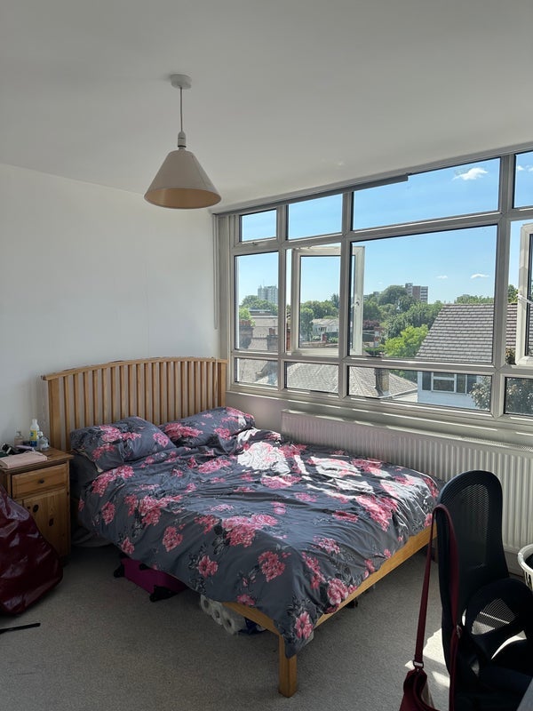 Room Putney Heath Lane in Greater London