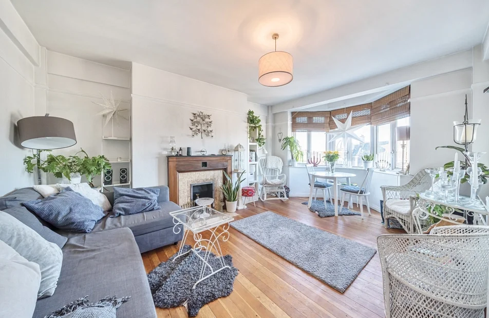 Flat Streatham High Road in Greater London