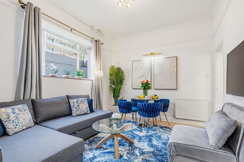 Flat Turpentine Lane in City of Westminster