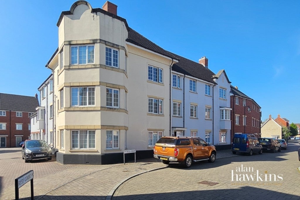 Flat Rysy Court in Blunsdon St Andrew