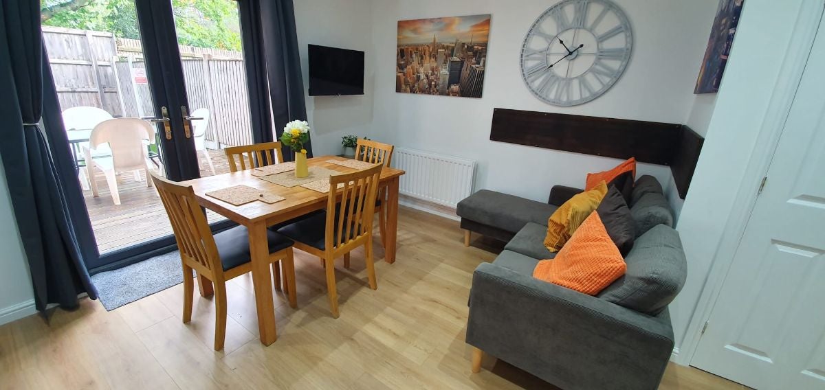 Room Blackmires Way in Ashfield