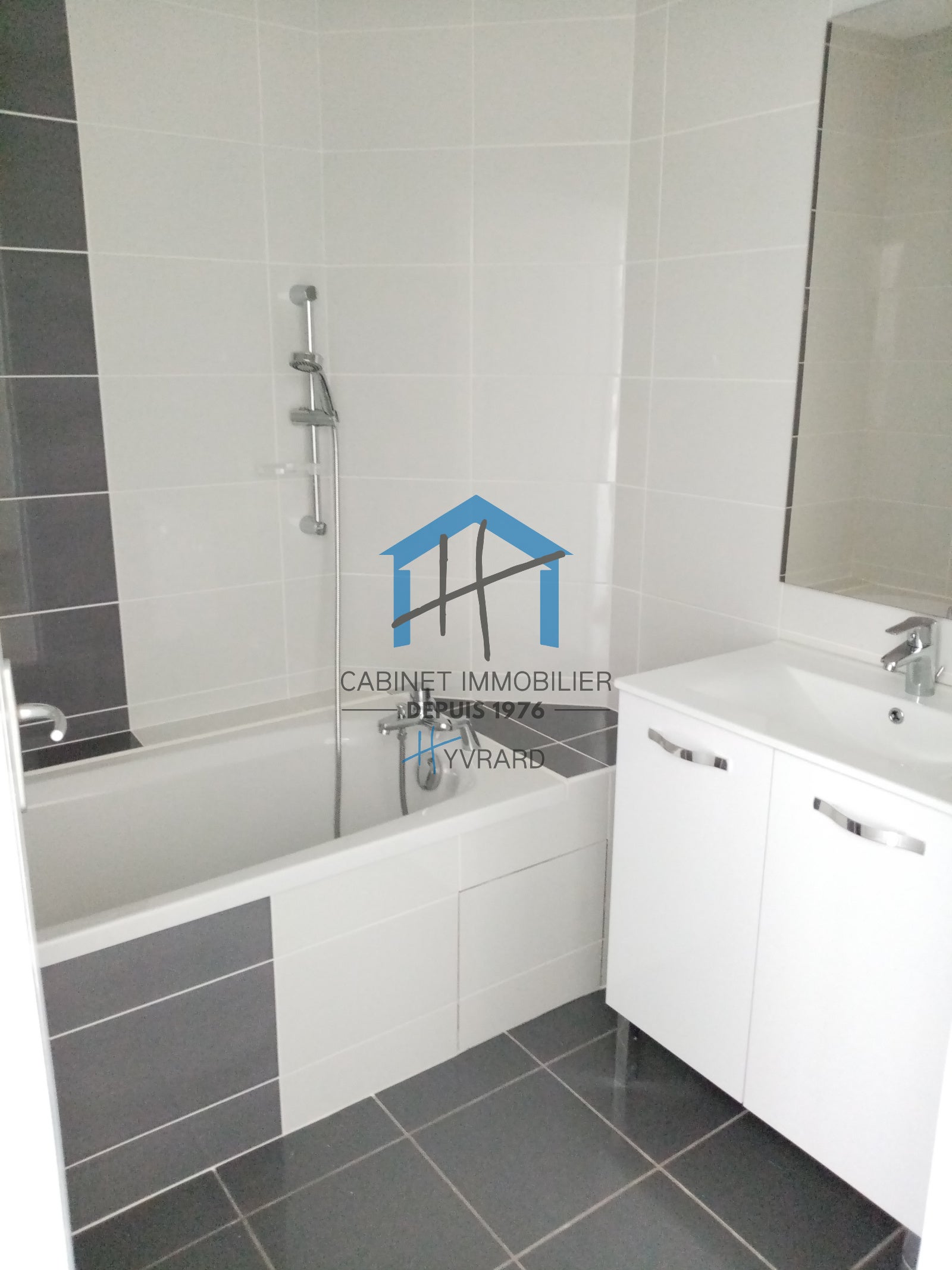 Flat Place Louis Comte in Saint-Chamond
