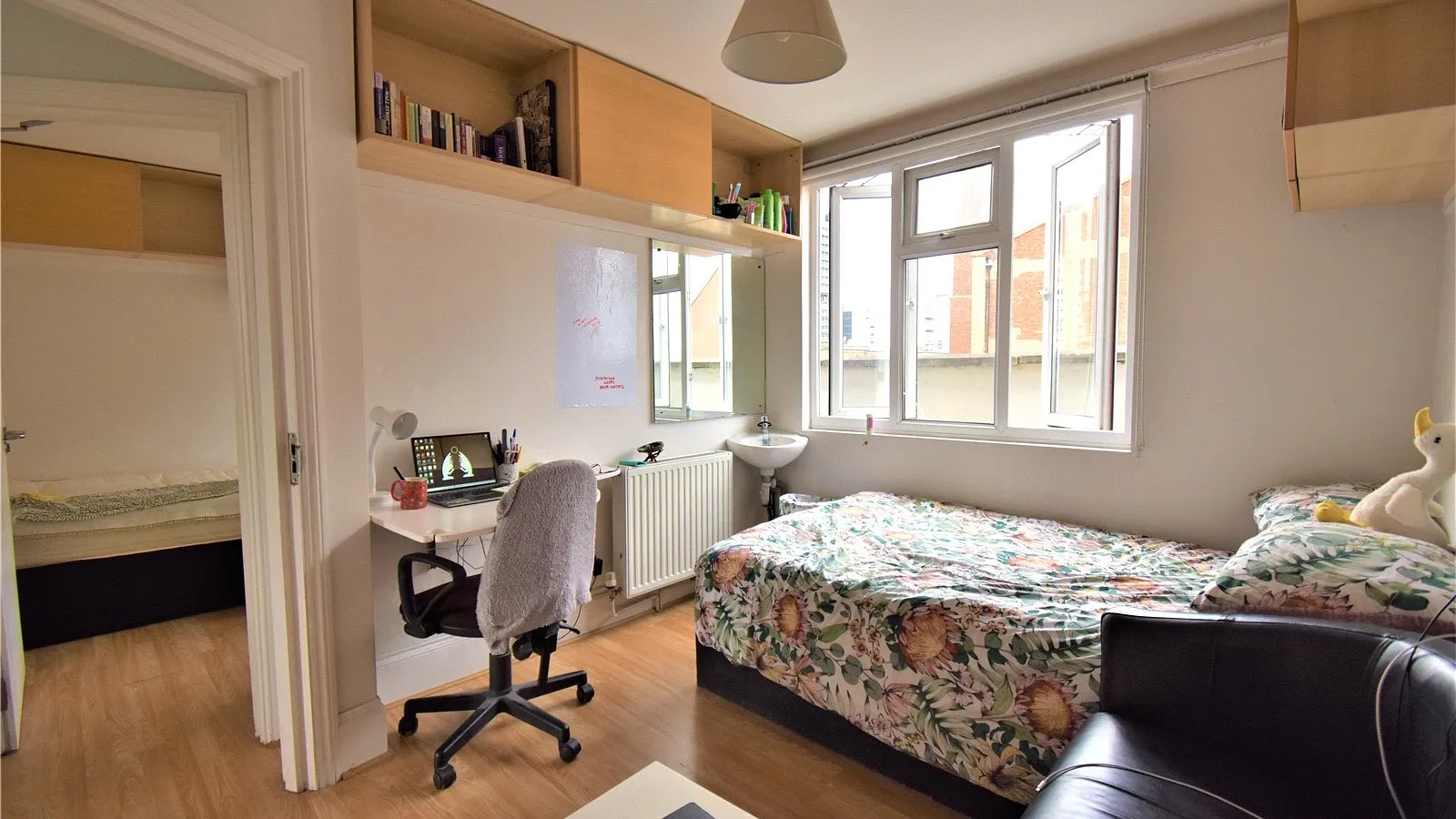 Room Coleridge Road in Greater London