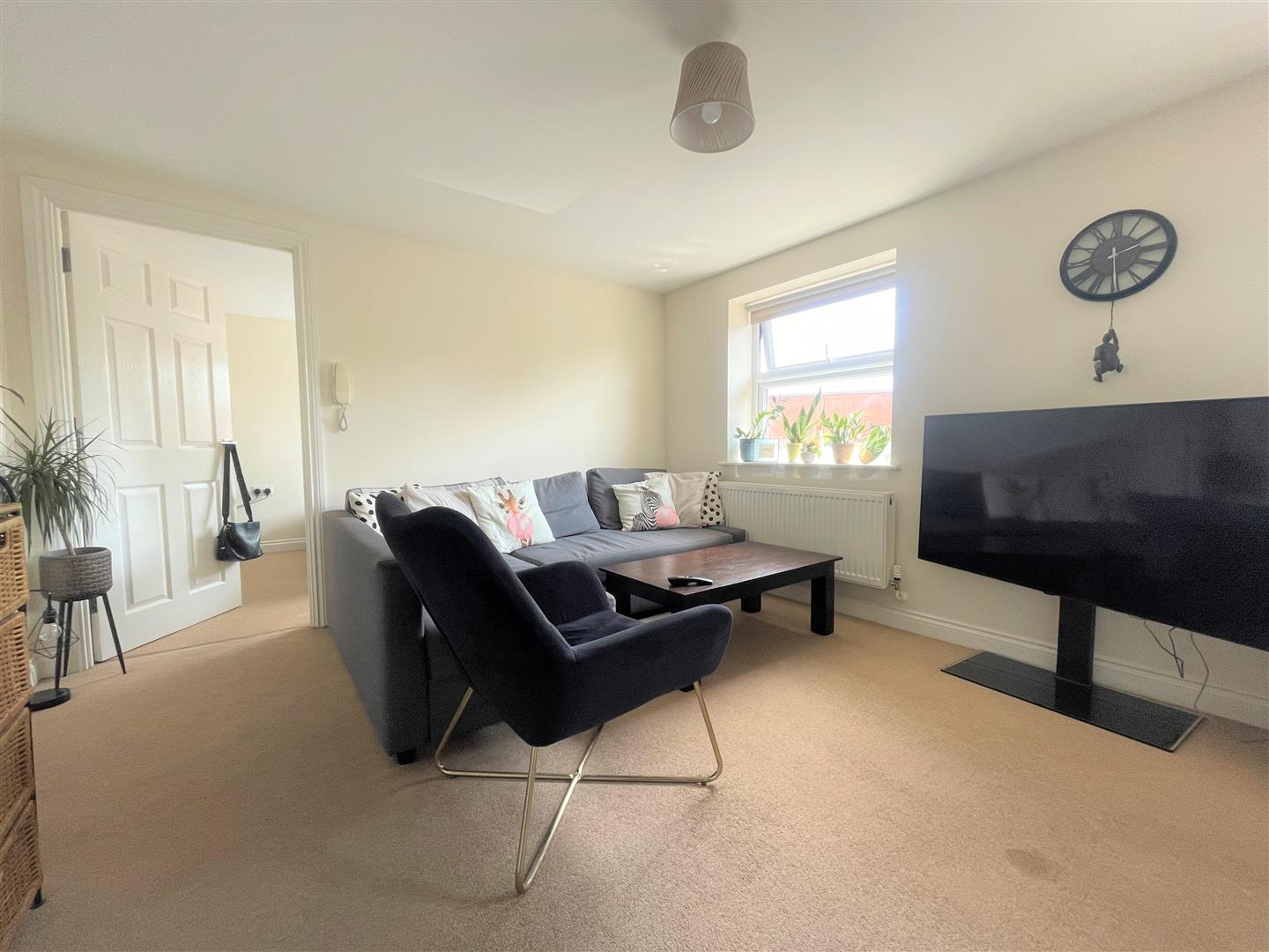 Flat Victoria Road in Rushmoor