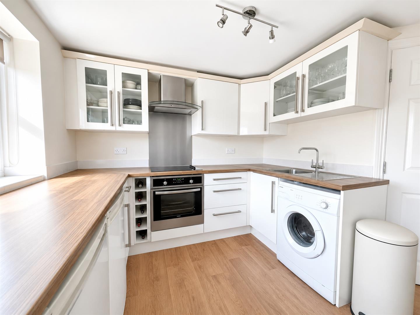 Flat Victoria Road in Rushmoor
