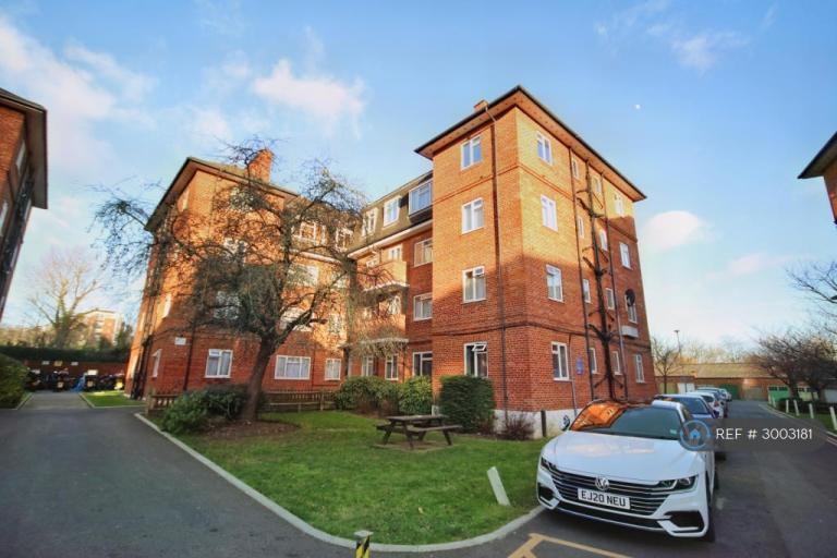 Flat North End Road in Greater London