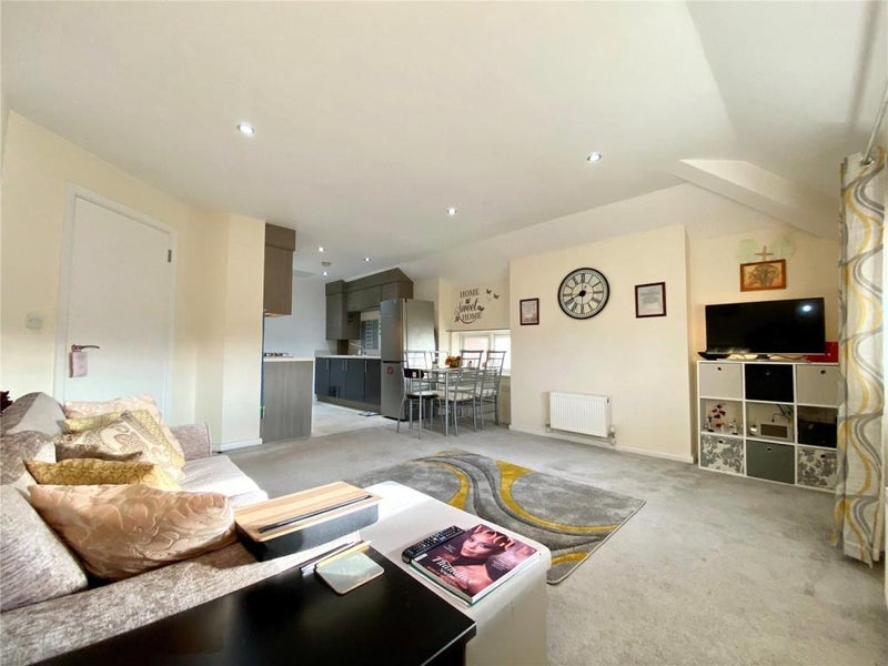 Room Warwick Road in Metropolitan Borough of Solihull