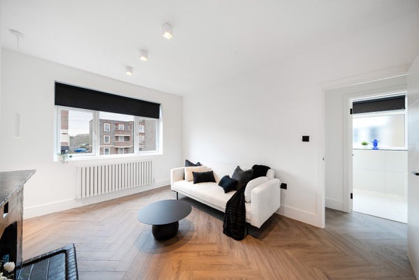House Martin Way in London