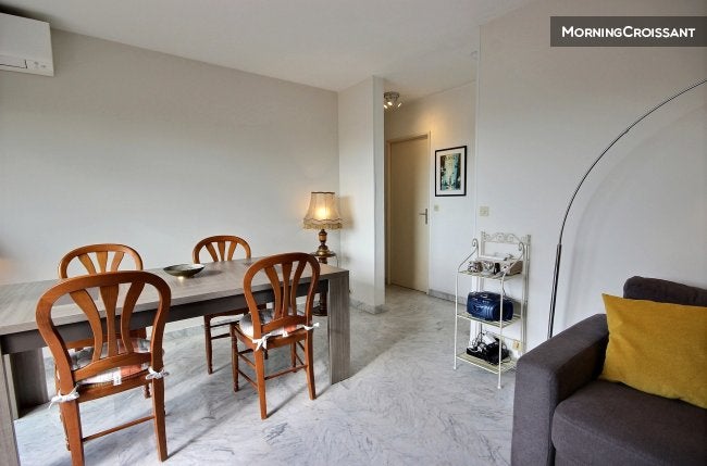 Flat Chemin des Combes in Antibes