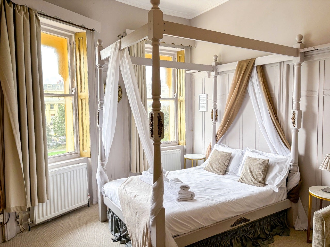 Room Brunswick Square in Hove