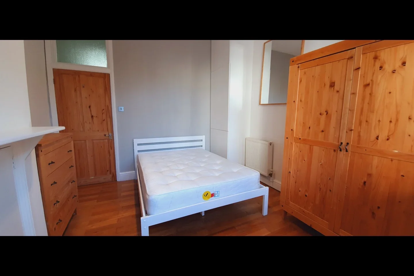 Room Goldhawk Road in Greater London