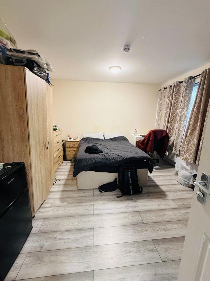 Room Marshall Close in Greater London