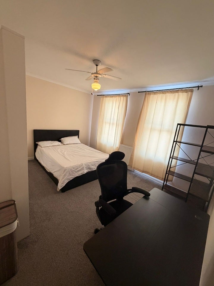 Room South Road in Greater London