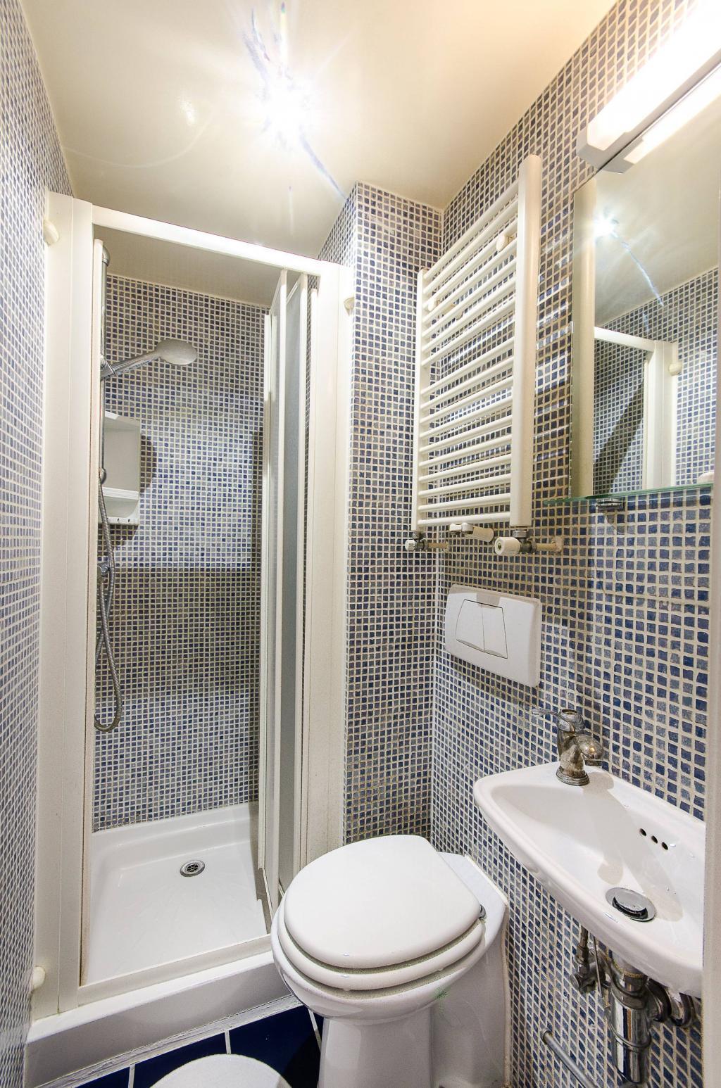 Flat Belgrave Road in City of Westminster
