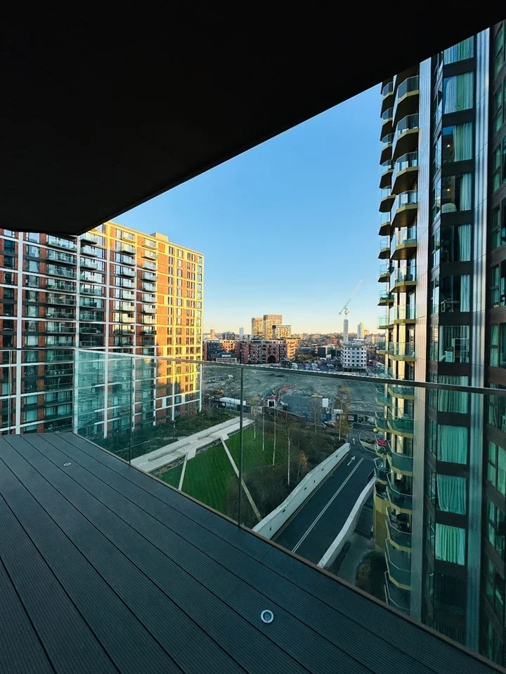 Flat Woolwich High Street in Greater London